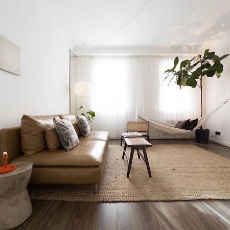 Tranquil Oasis W 100Inch Cinema & Hammock, By The Design Traveller Apartman London Kültér fotó
