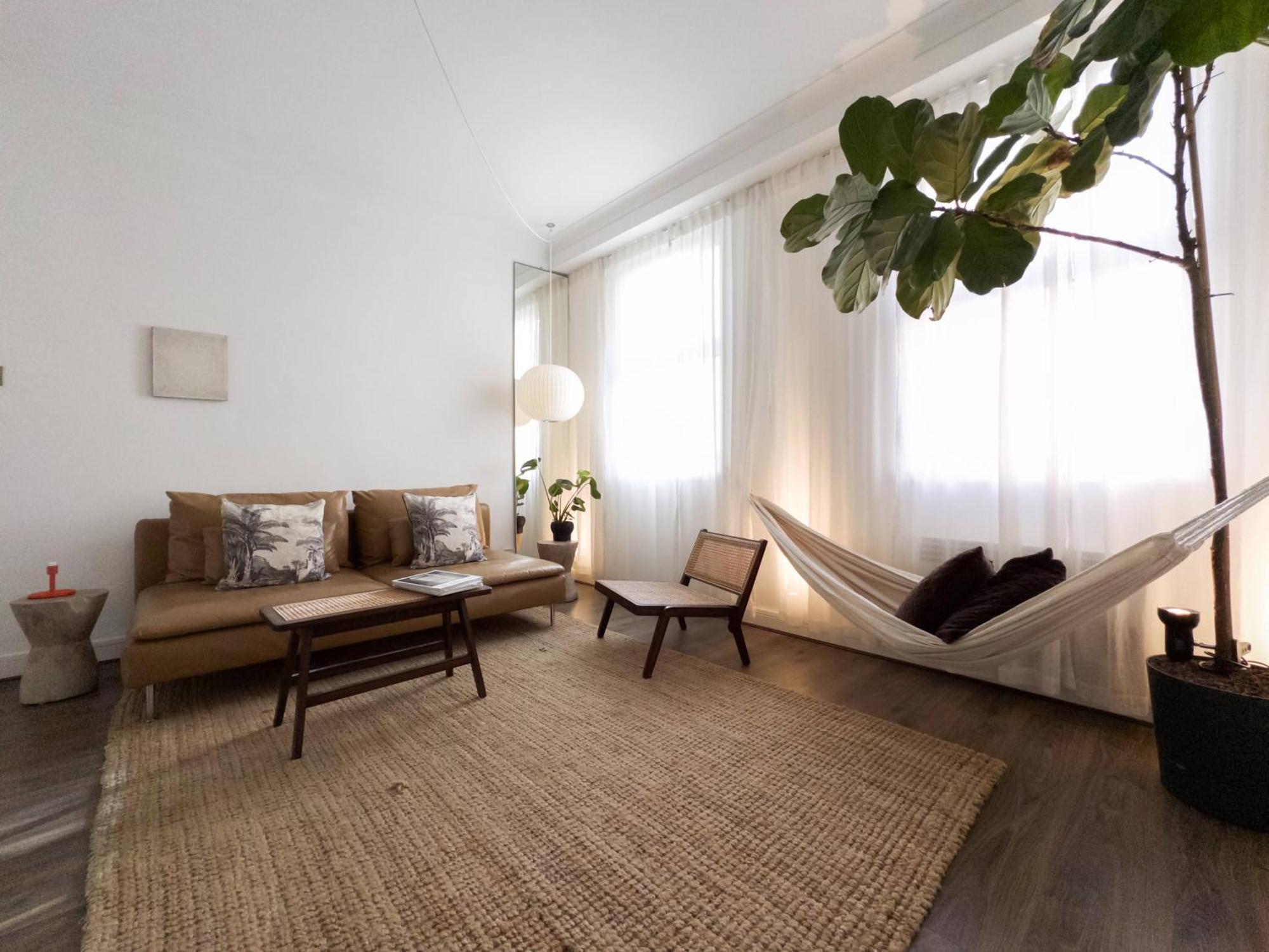Tranquil Oasis W 100Inch Cinema & Hammock, By The Design Traveller Apartman London Kültér fotó