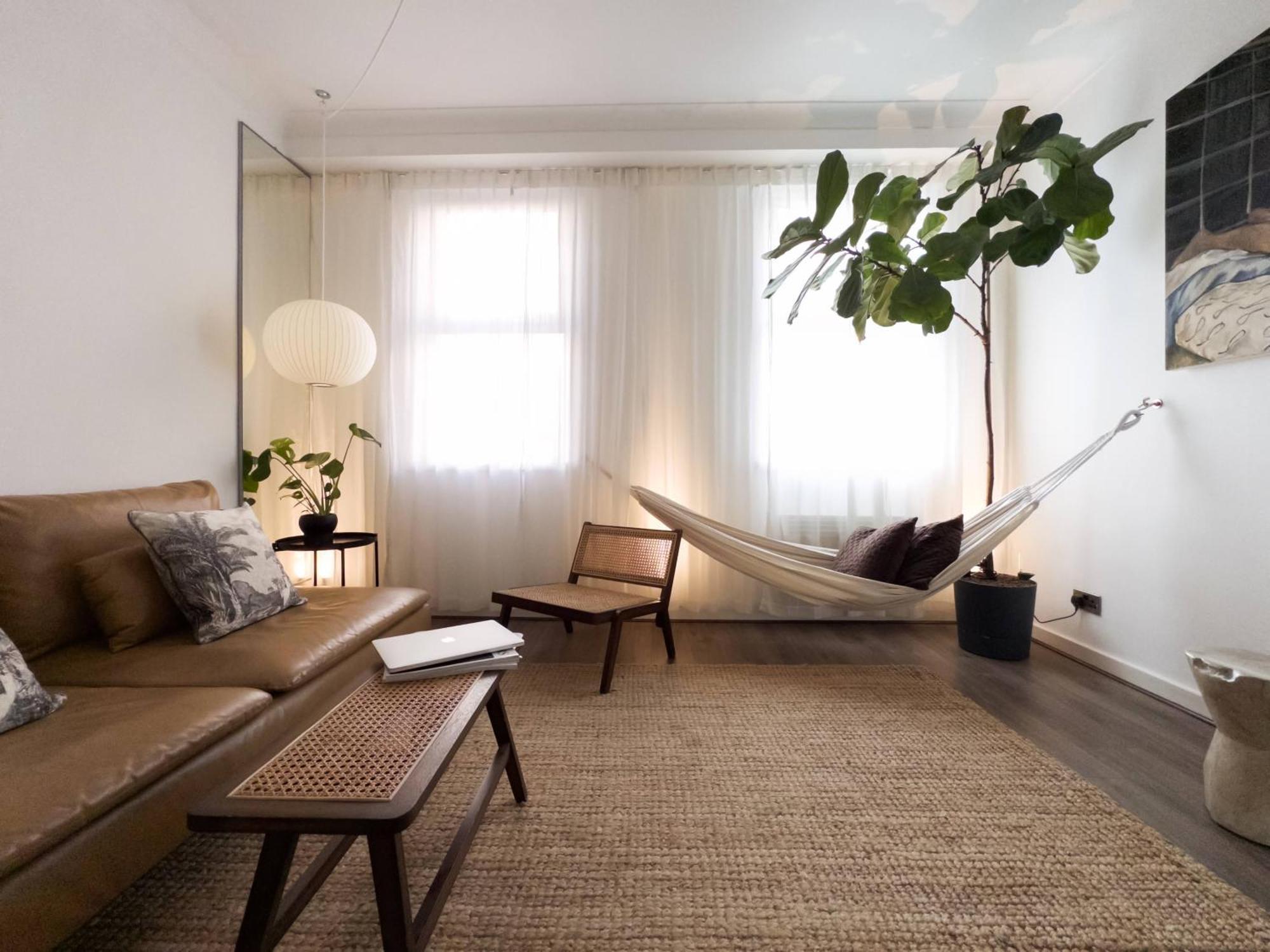 Tranquil Oasis W 100Inch Cinema & Hammock, By The Design Traveller Apartman London Kültér fotó